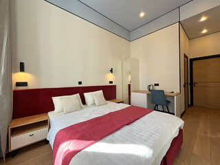 Отель Невский 111 Санкт-Петербург Стандартный улучшенный двухместный номер с одной большой или двумя односпальными кроватями-1