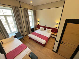 Отель Невский 111 Санкт-Петербург Номер Комфорт семейный трехместный-8