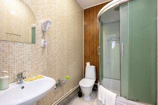 Отель Невский 111 Санкт-Петербург Стандартный двухместный номер с одной большой или двумя односпальными кроватями-13