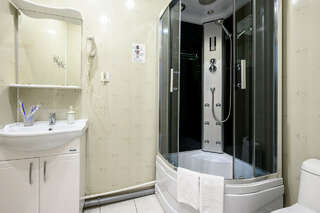 Отель Невский 111 Санкт-Петербург Стандартный трехместный номер-8