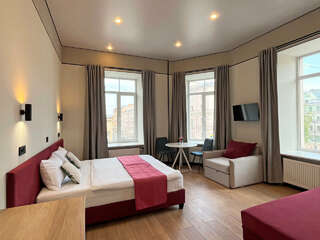 Отель Невский 111 Санкт-Петербург Полулюкс с панорамным видом и окном в ванной-9